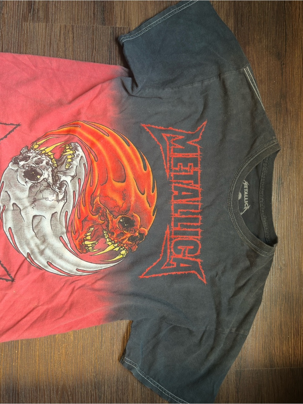 Forever 21 Kids Metallica Graphic Tee in Black and Red
